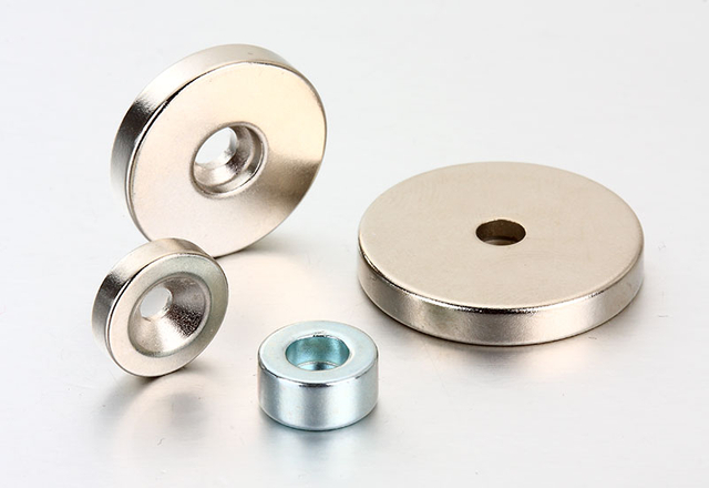 5-Havşa delikli mıknatıslar