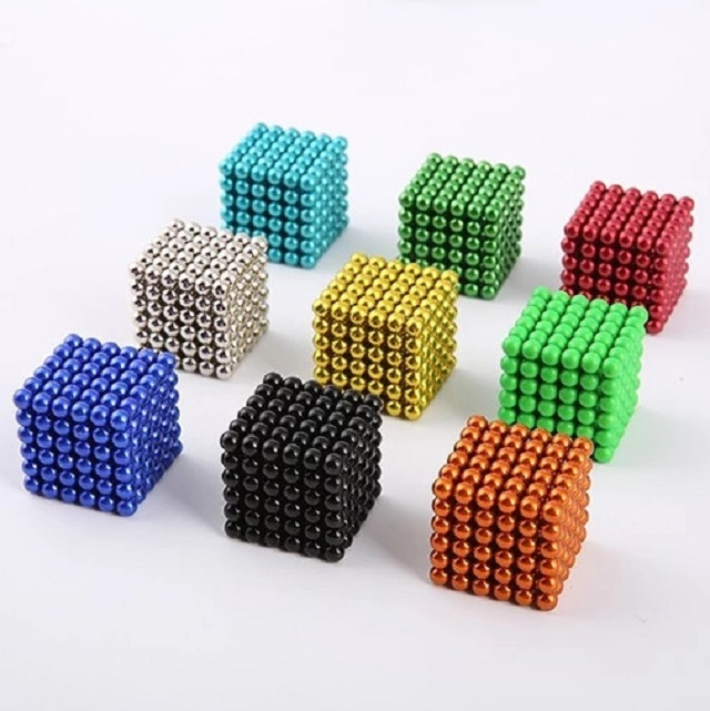 Renkli 216 Parça D5mm Neocube Top