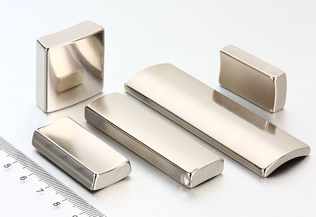 7-neodimyum ark mıknatısları